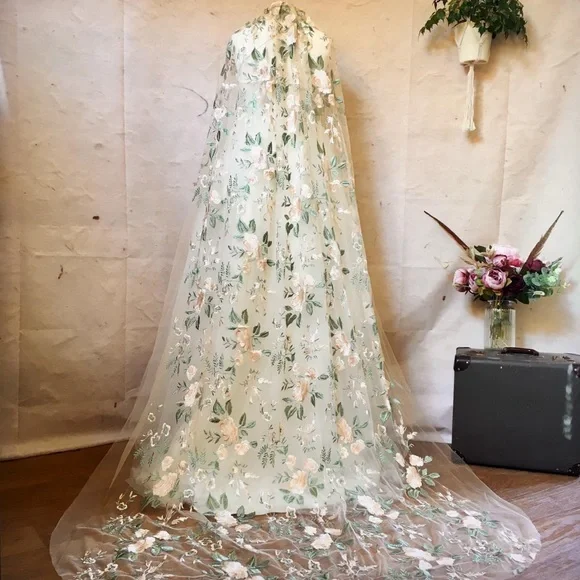 Embroidered Veil - Pink Rose on White Tulle - 118inches - Picture 4 of 12